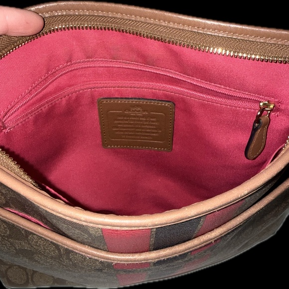 Authentic Coach shoulder bag! - Picture 3 of 7